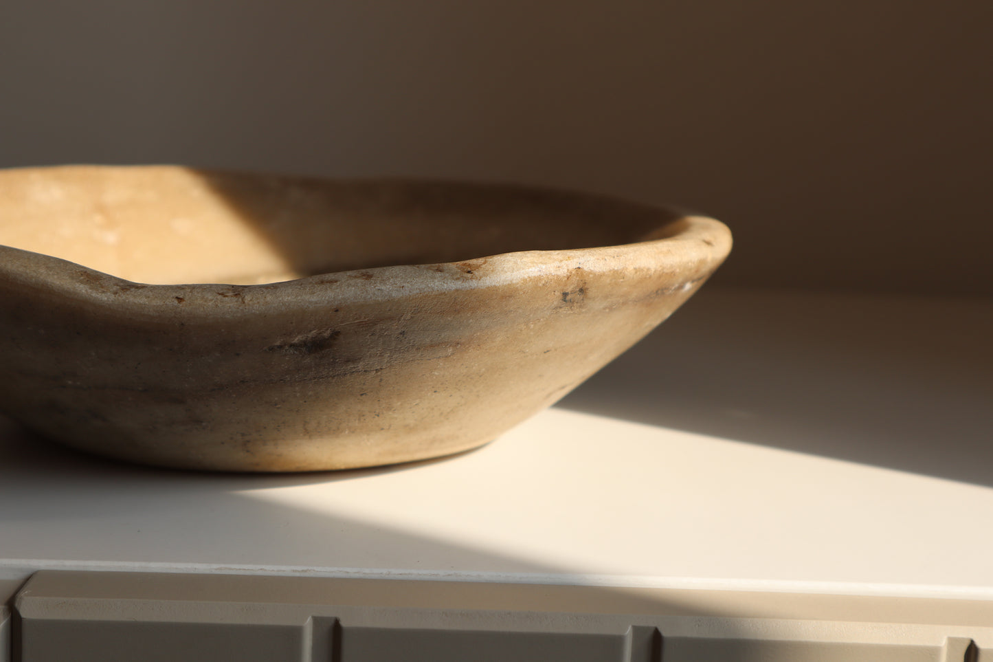 Aged marble bowl - Amir