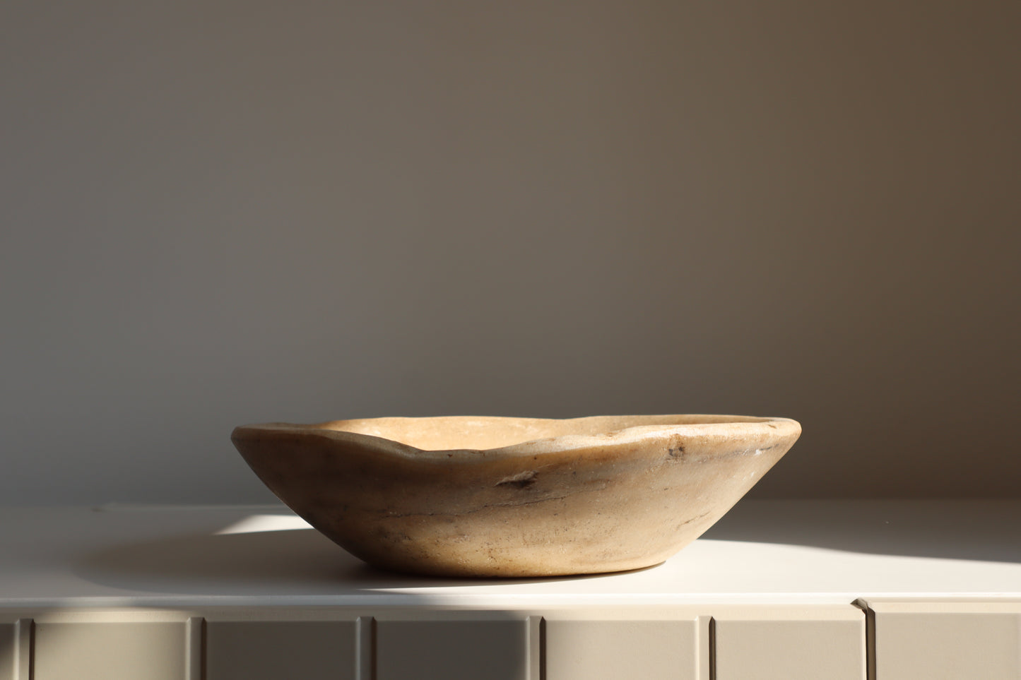 Aged marble bowl - Amir