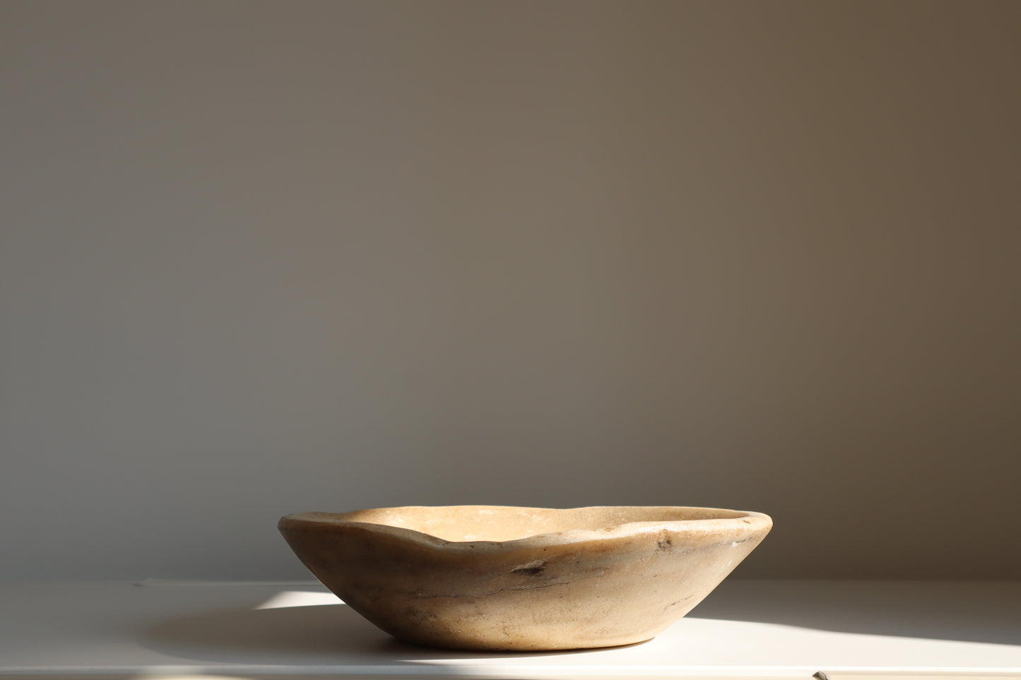 Aged marble bowl - Amir