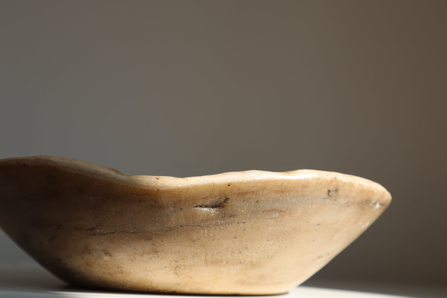 Aged marble bowl - Amir