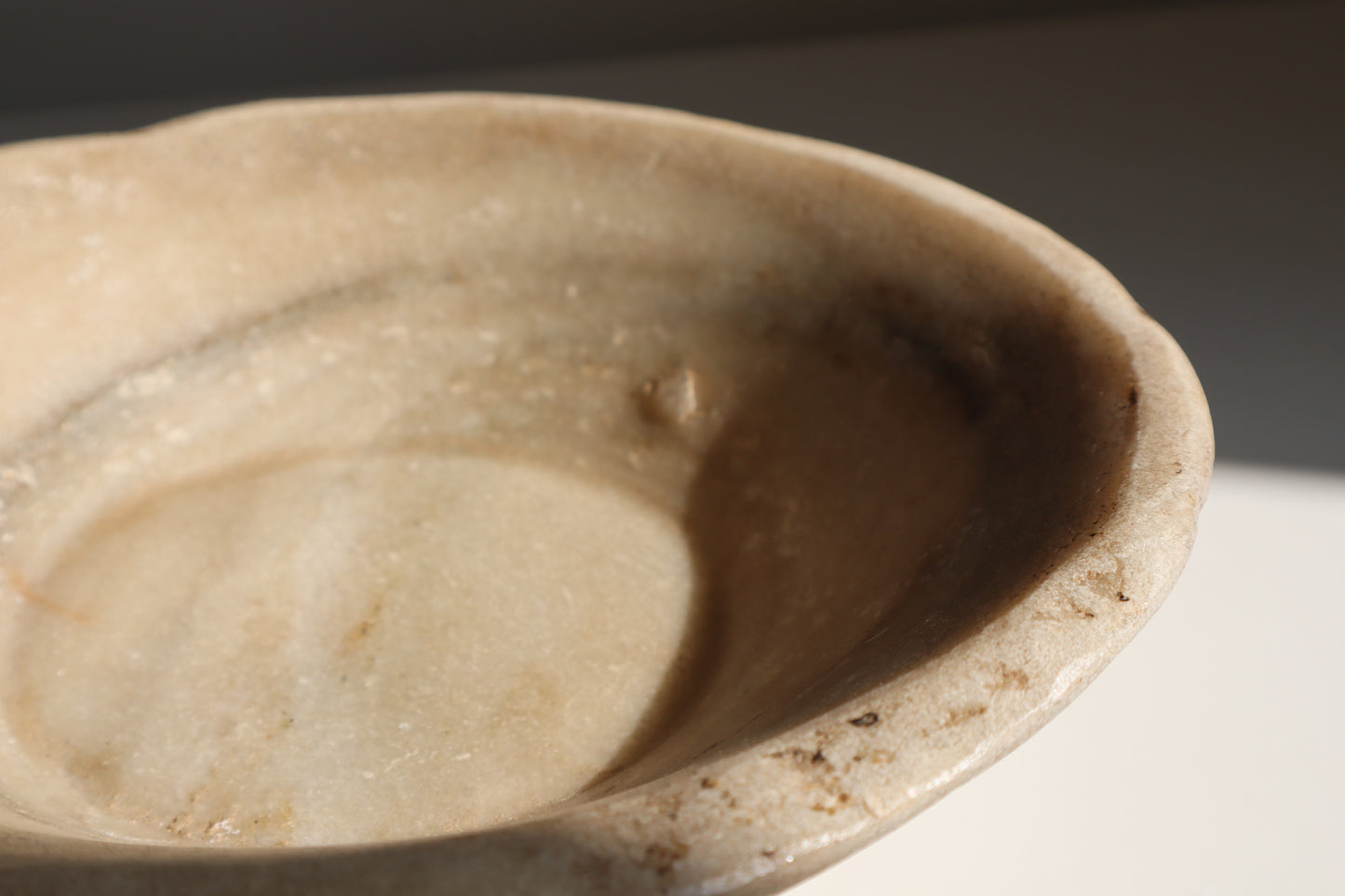 Aged marble bowl - Amir