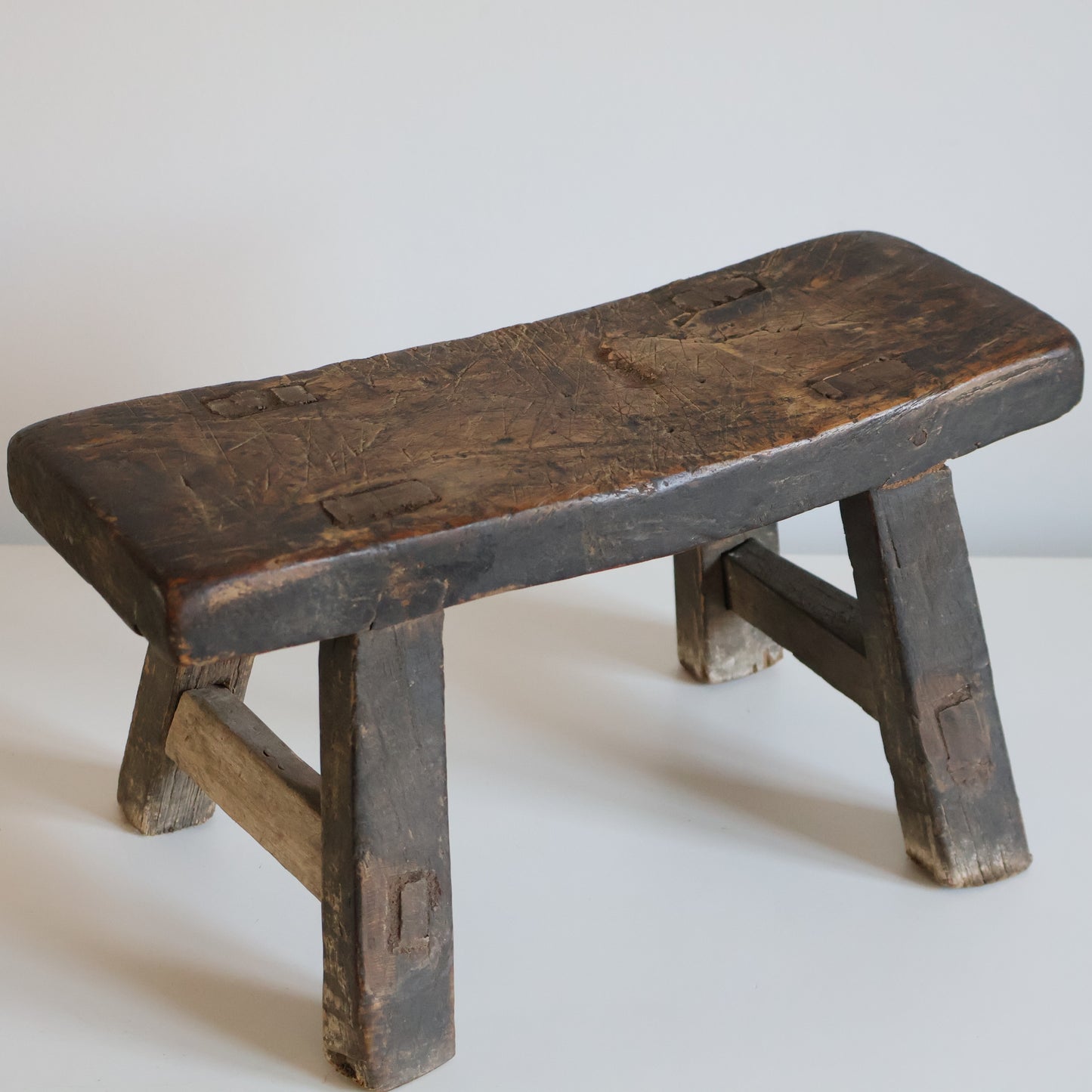 Small elm stool - Percy