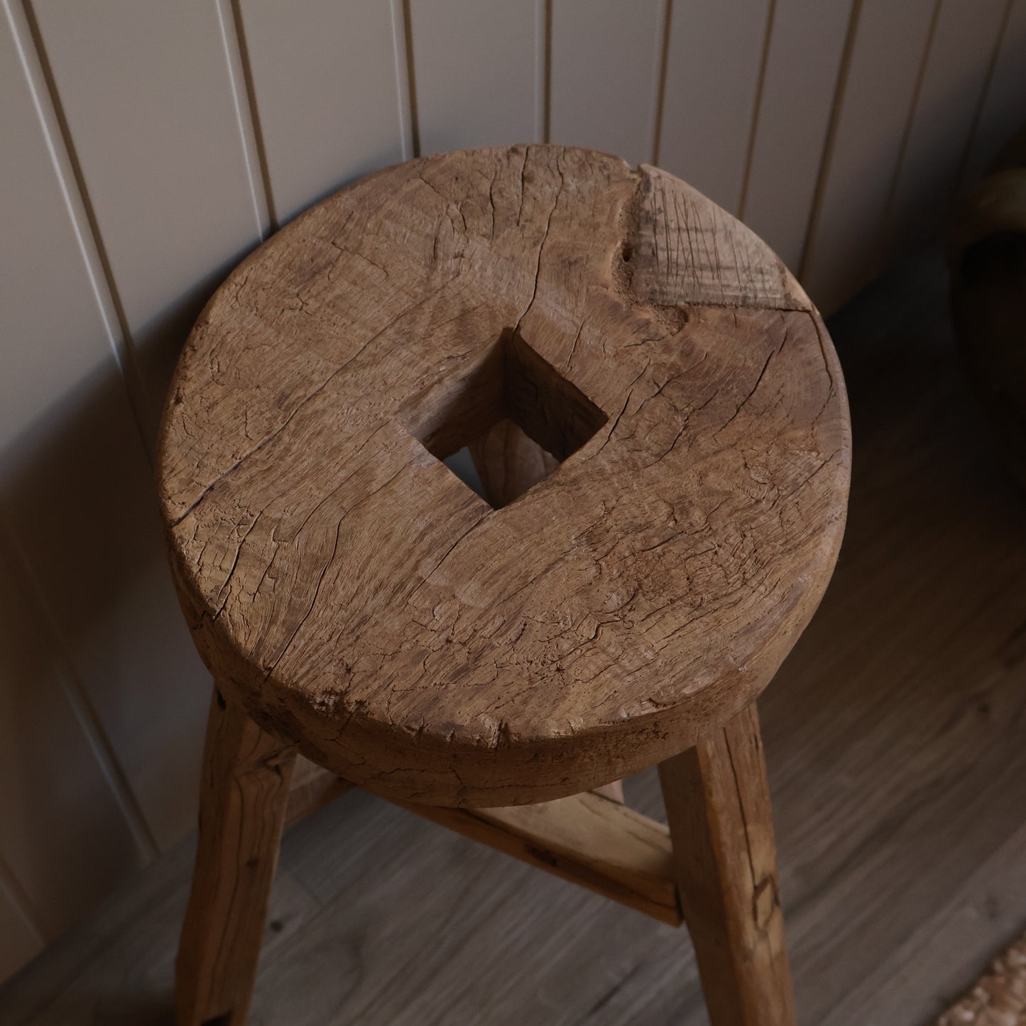 Tall round stool - Alfred