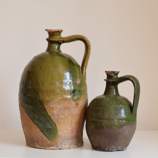 Oil jug - Clover