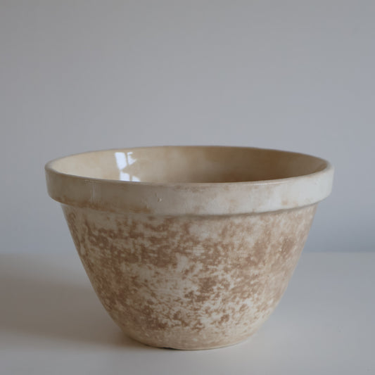 Mottled bowls