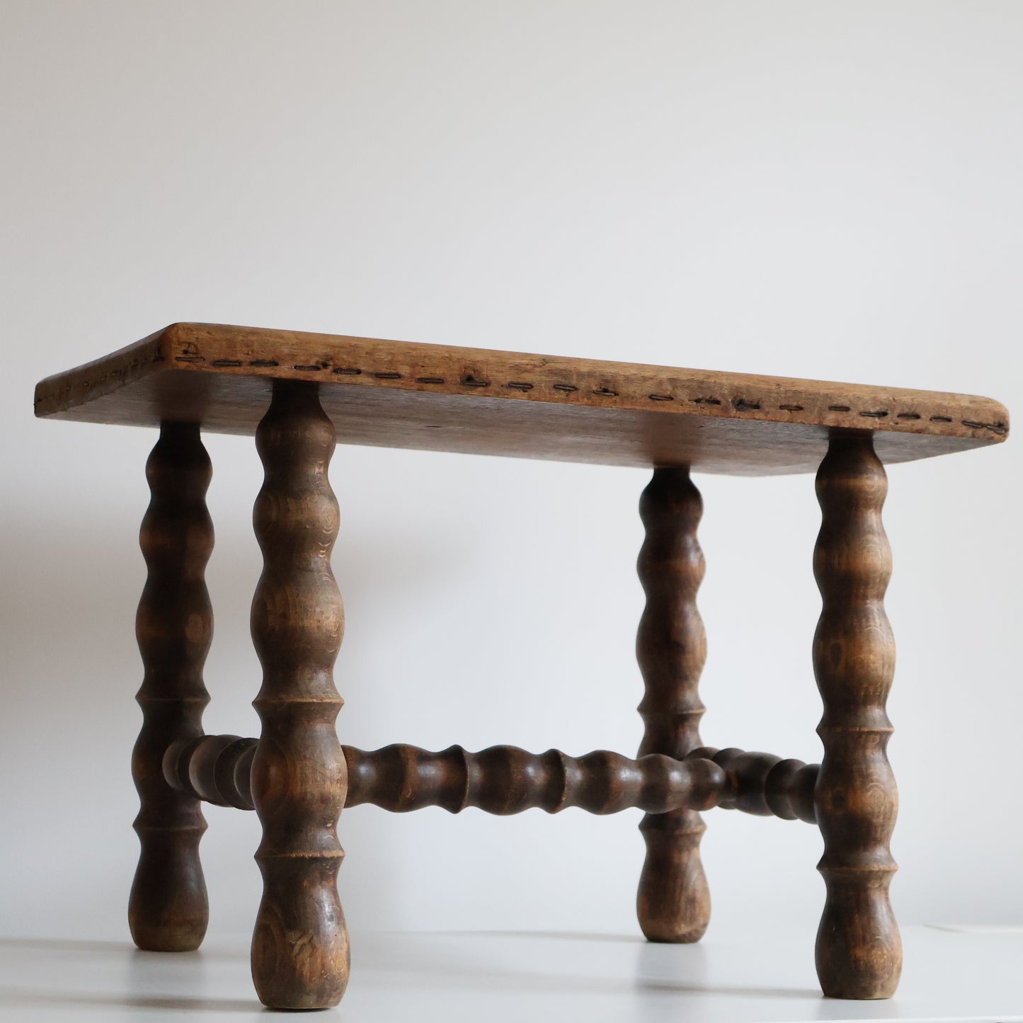 Bobbin stool 04