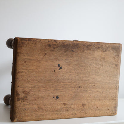 Bobbin stool 04