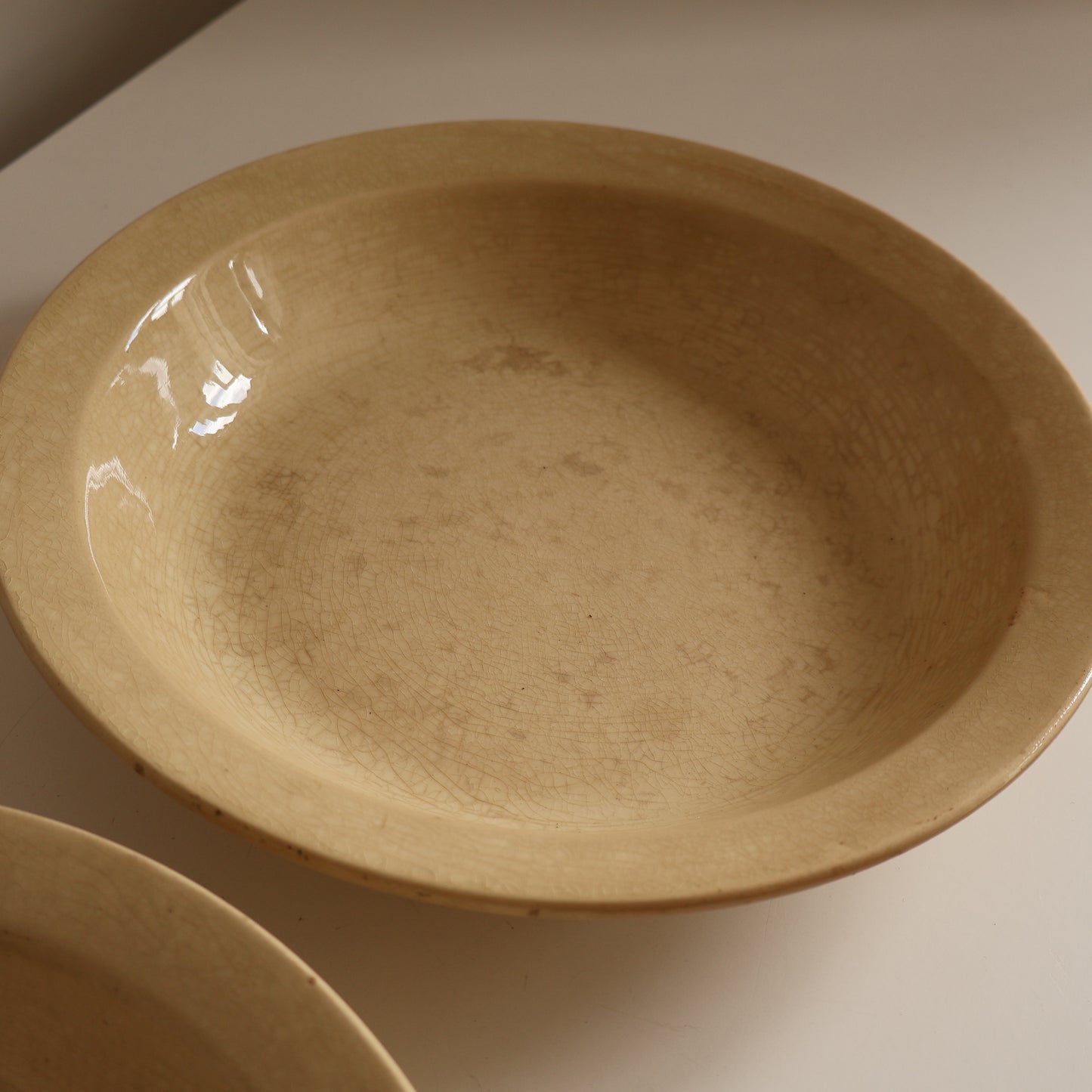 Crazed plates