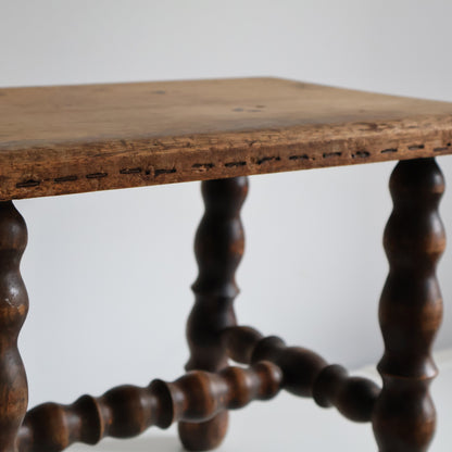 Bobbin stool 04