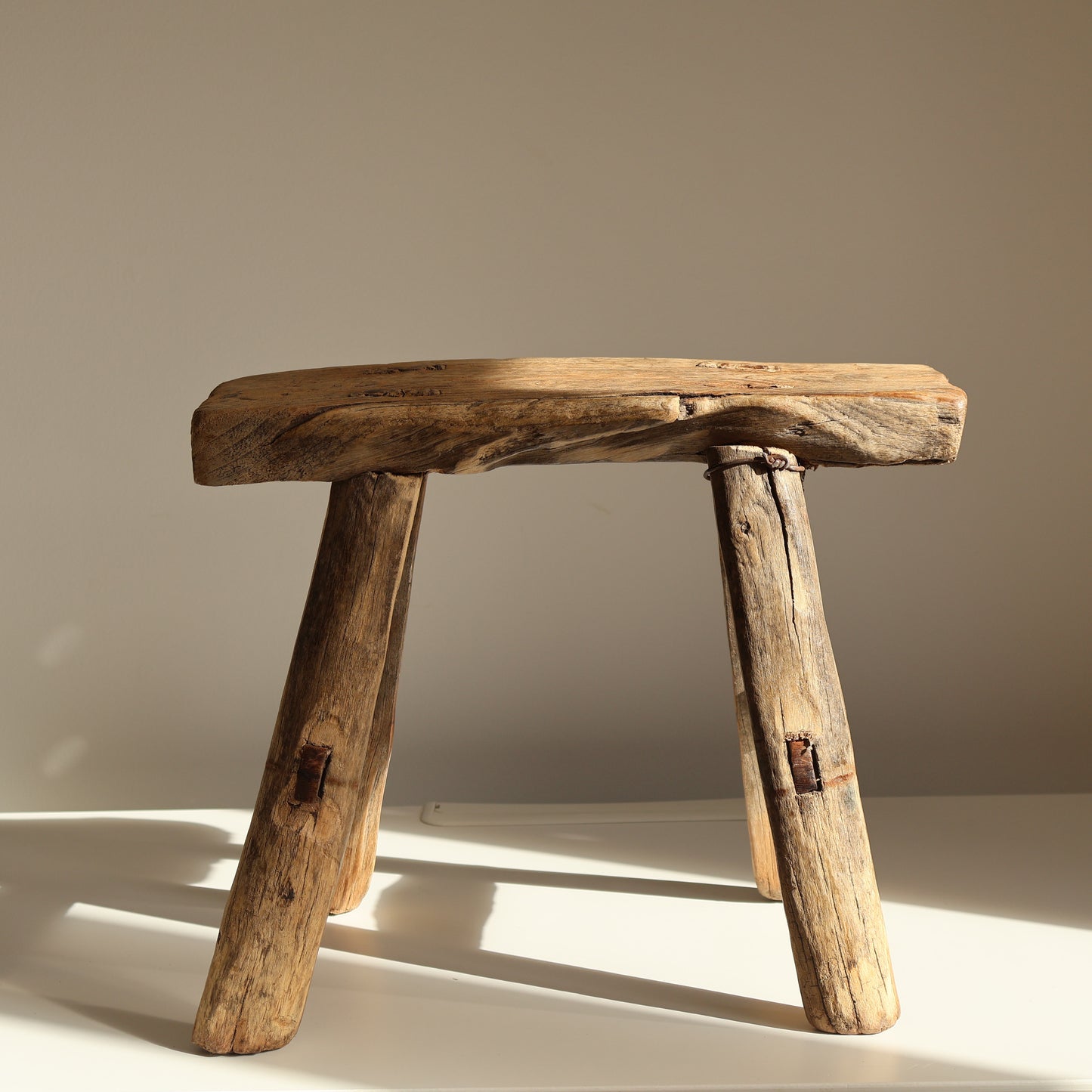 Small elm stool - Ruby