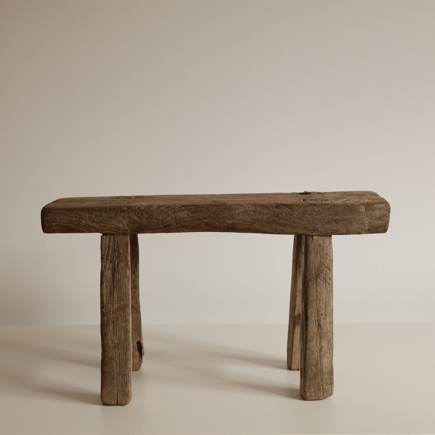 Small elm stool - Edith