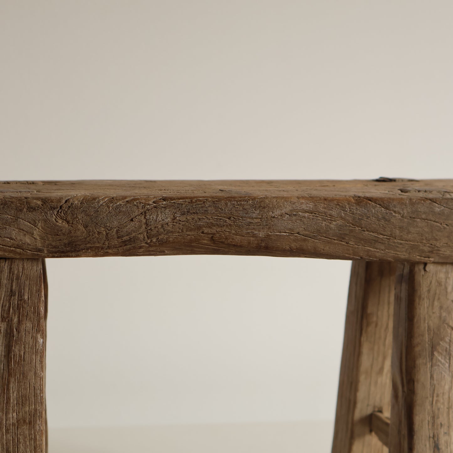 Small elm stool - Edith