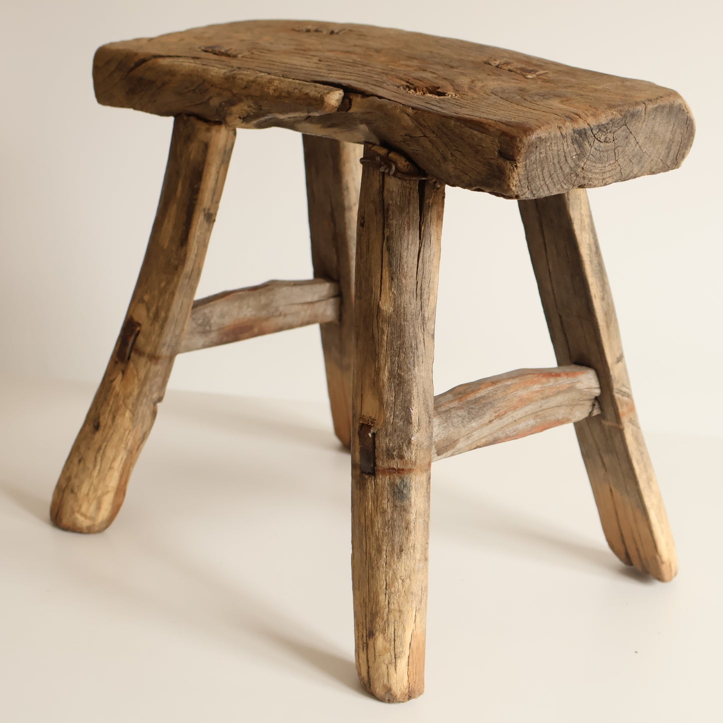 Small elm stool - Ruby