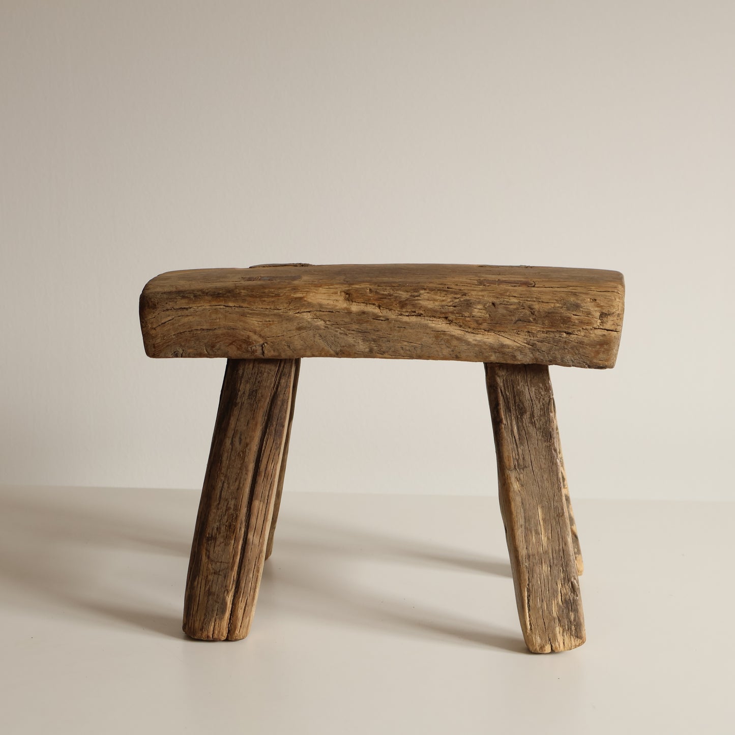 Small elm stool - Clara