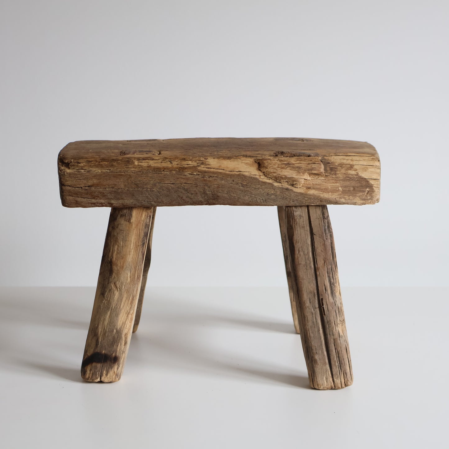 Small elm stool - Clara