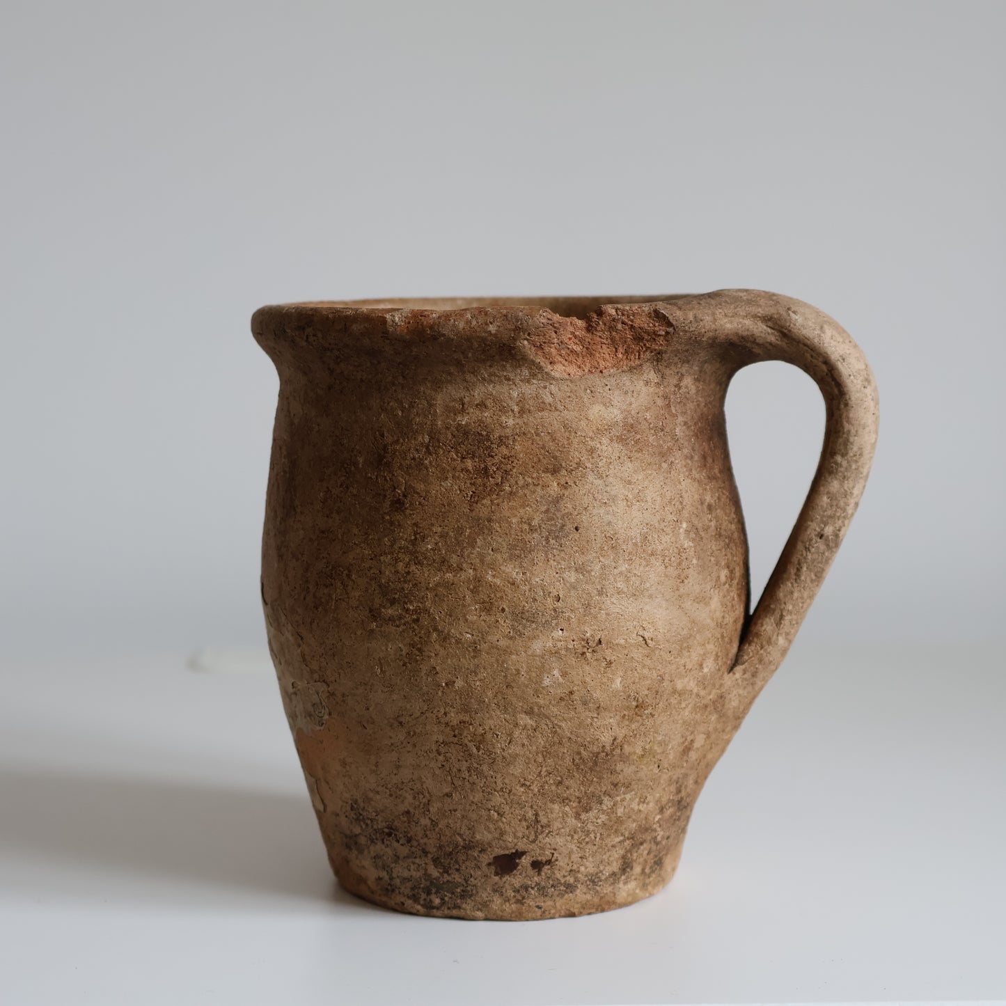Aged pitcher - Gabriel