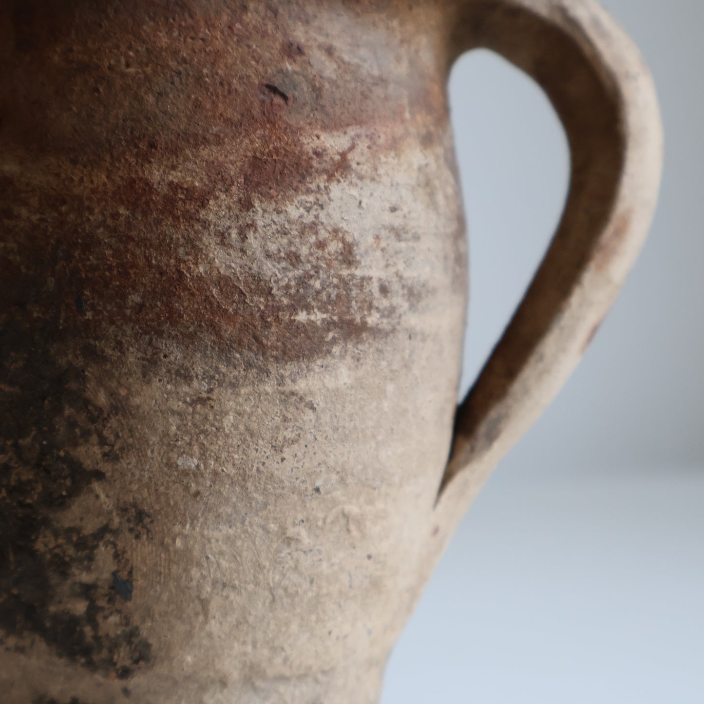 Aged pitcher - Jean