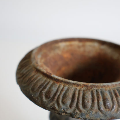 Mini cast iron urn 03