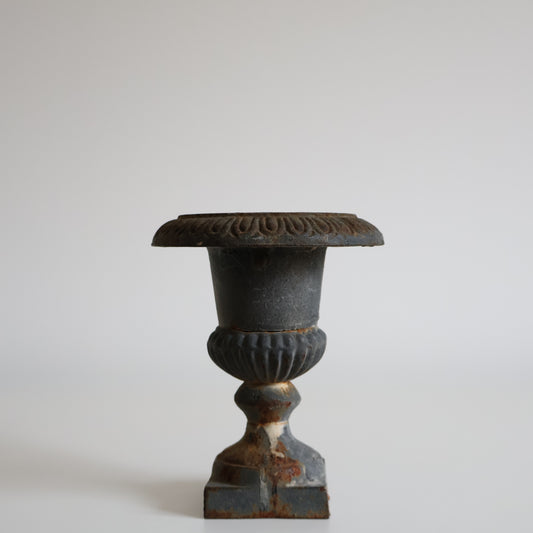 Mini cast iron urn 03