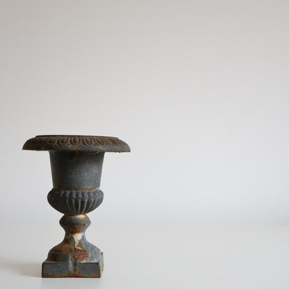 Mini cast iron urn 03