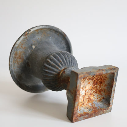 Mini cast iron urn 03