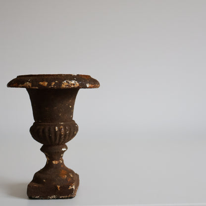 Mini cast iron urn 02