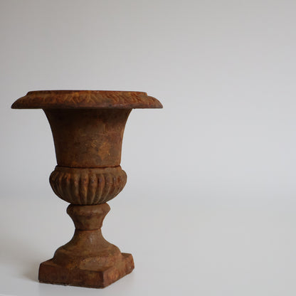 Mini cast iron urn 01