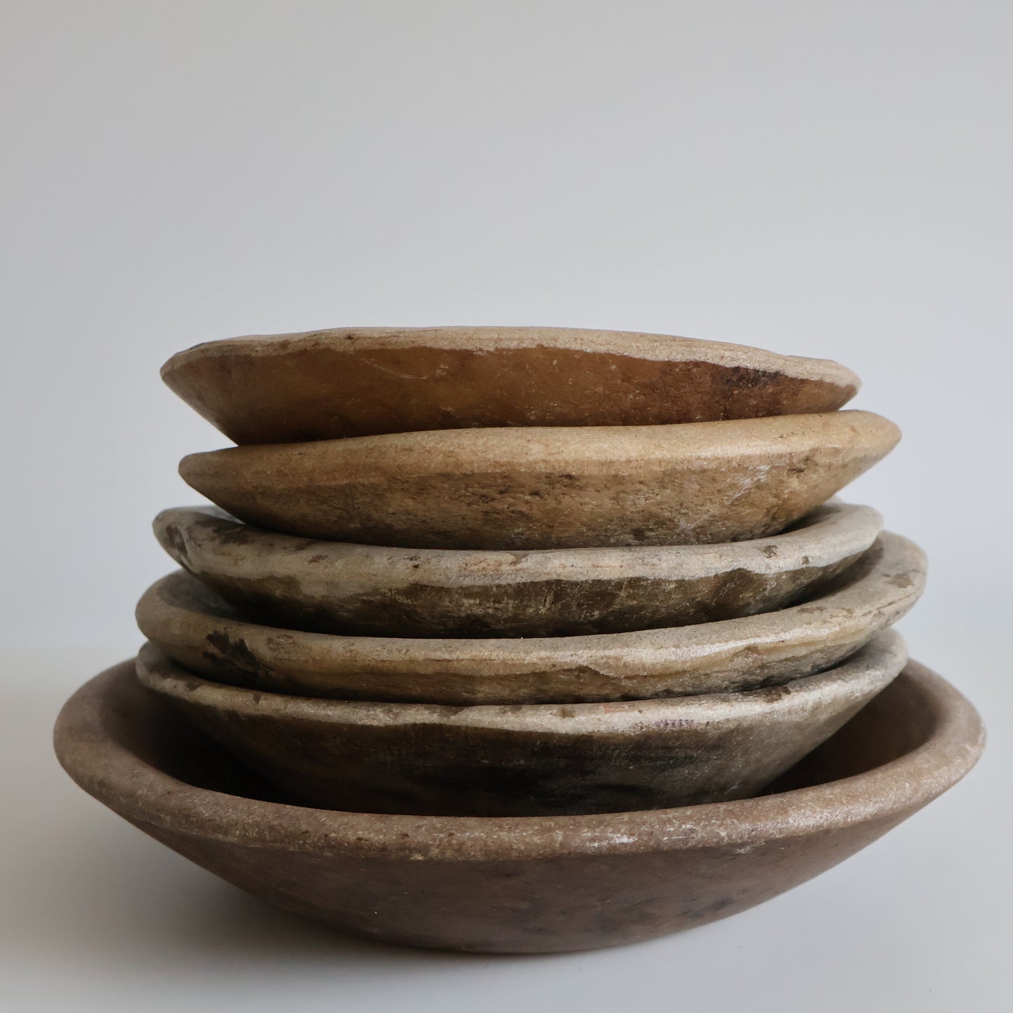 Aged marble bowl - Kora