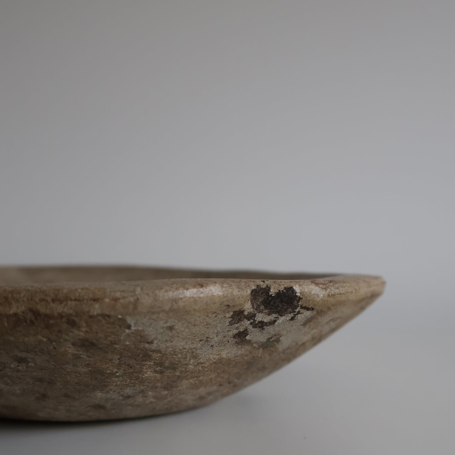 Aged marble bowl - Suri