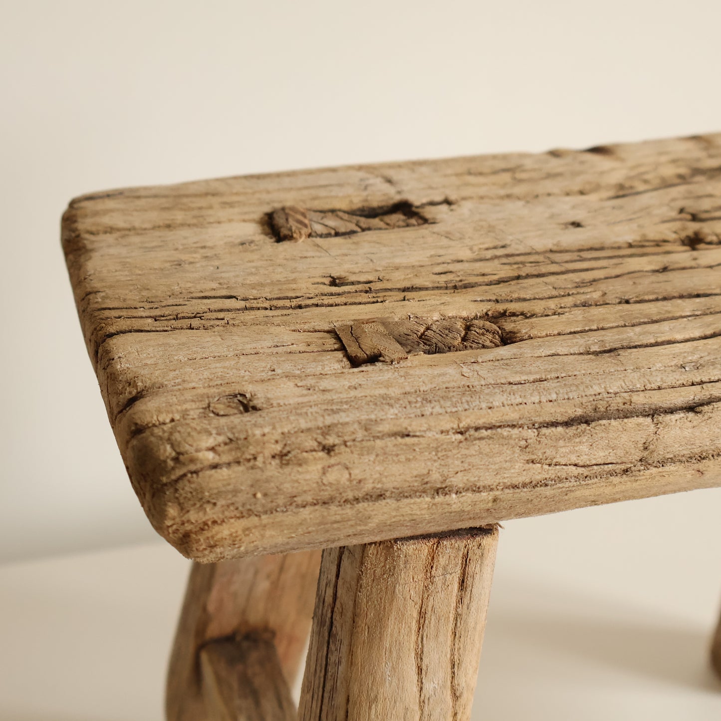 Small elm stool - Orla