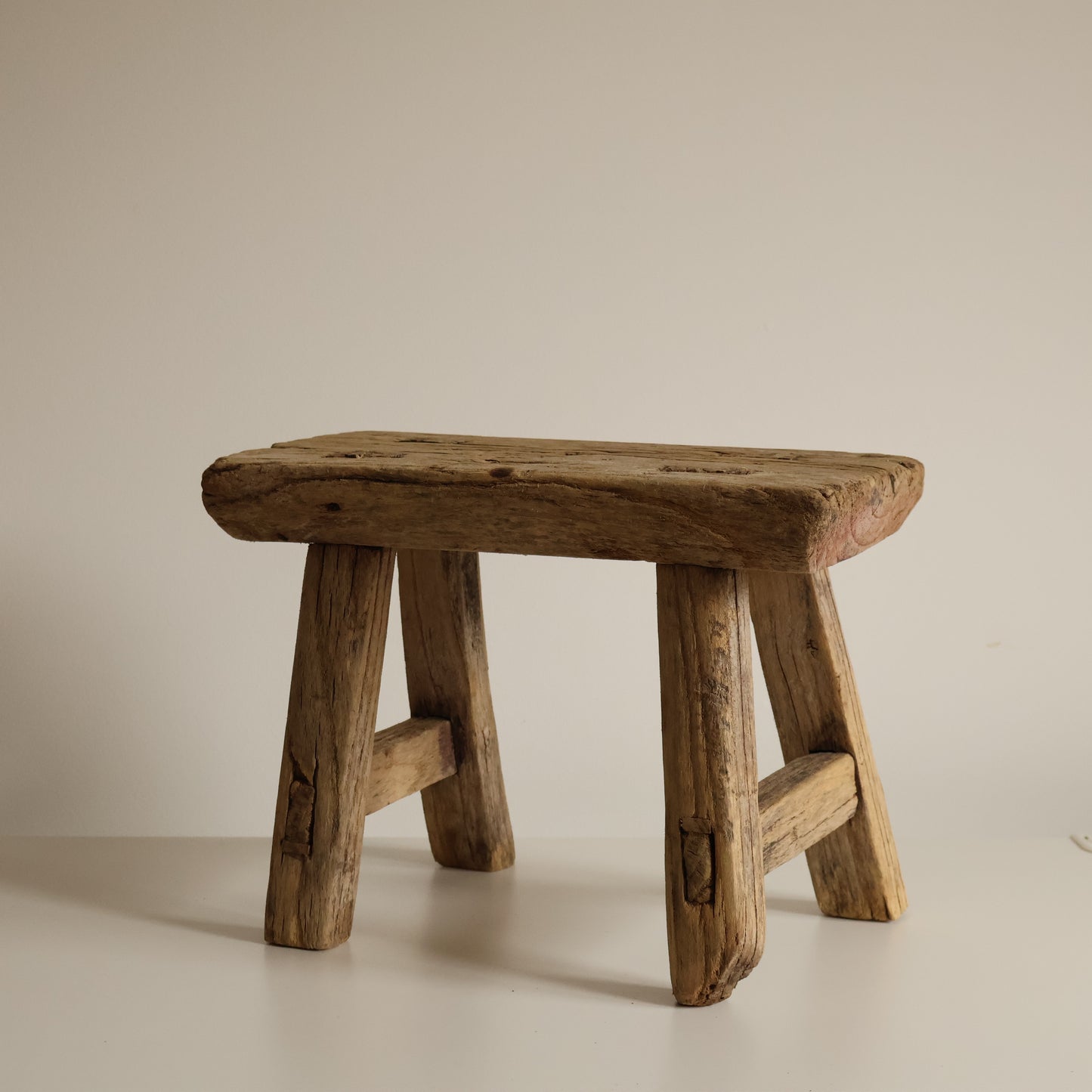 Small elm stool - Orla