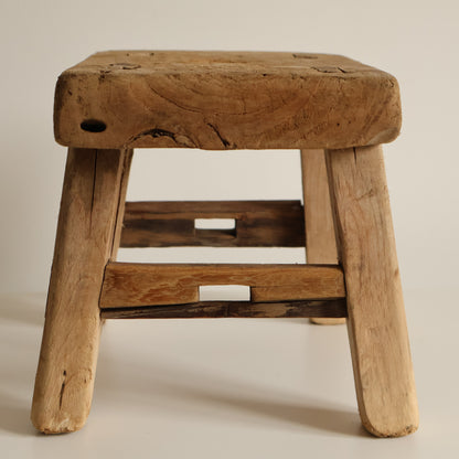 Small elm stool - Leni