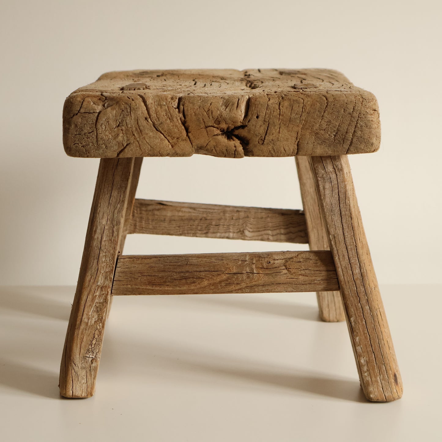Small elm stool - Vina