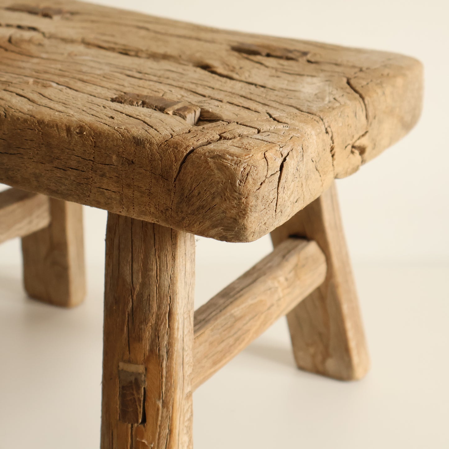 Small elm stool - Vina