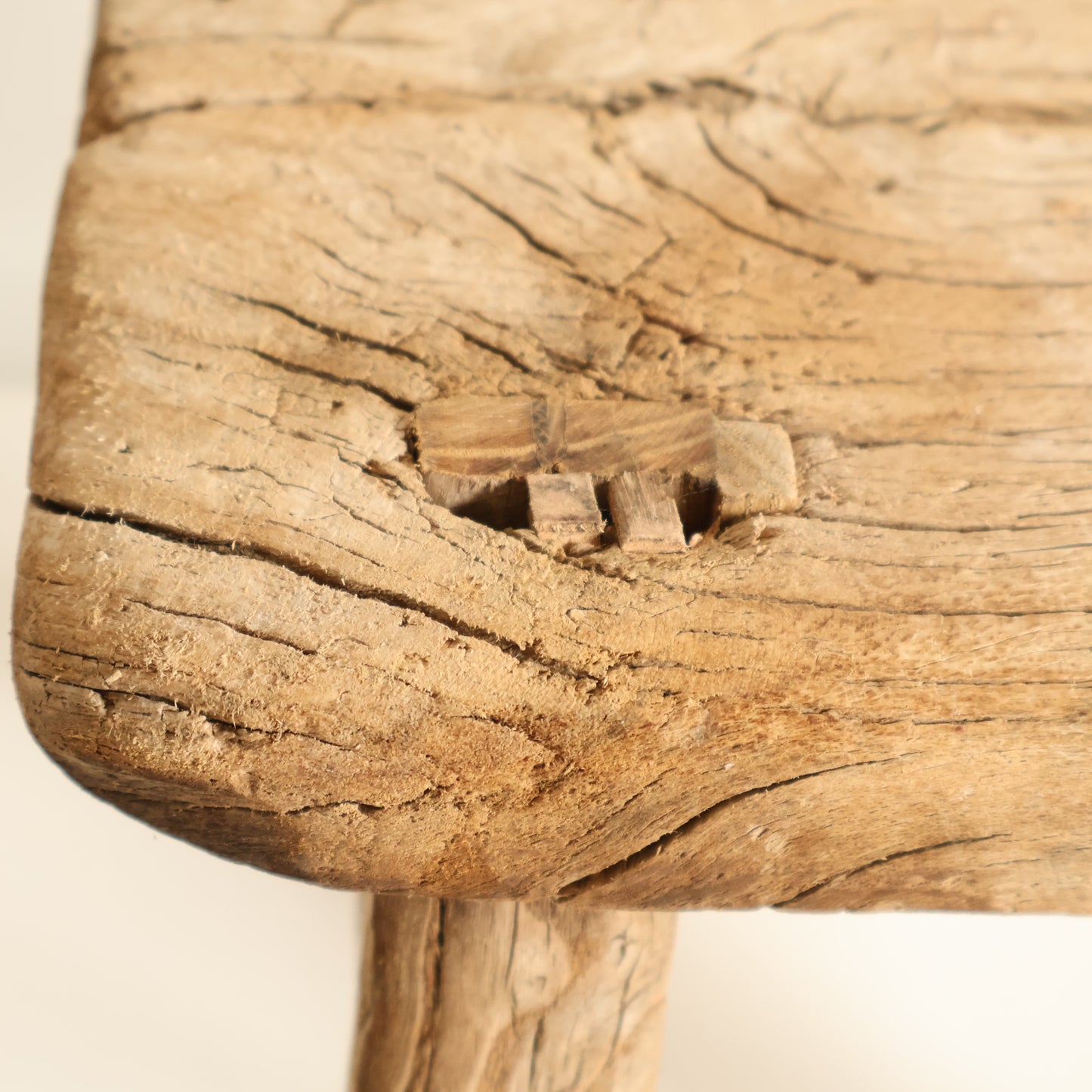 Small elm stool - Vina