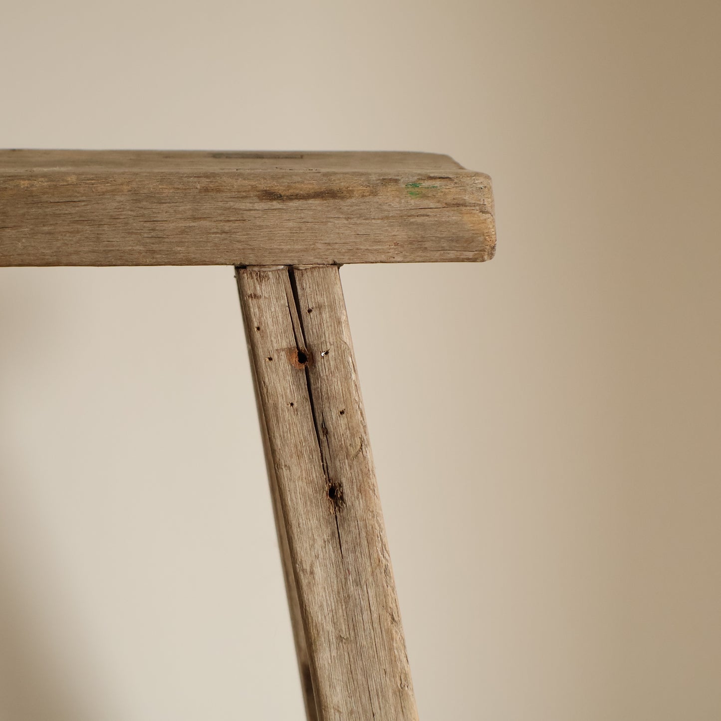 Tall elm stool - Onra