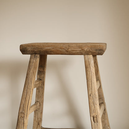Tall elm stool - Lior