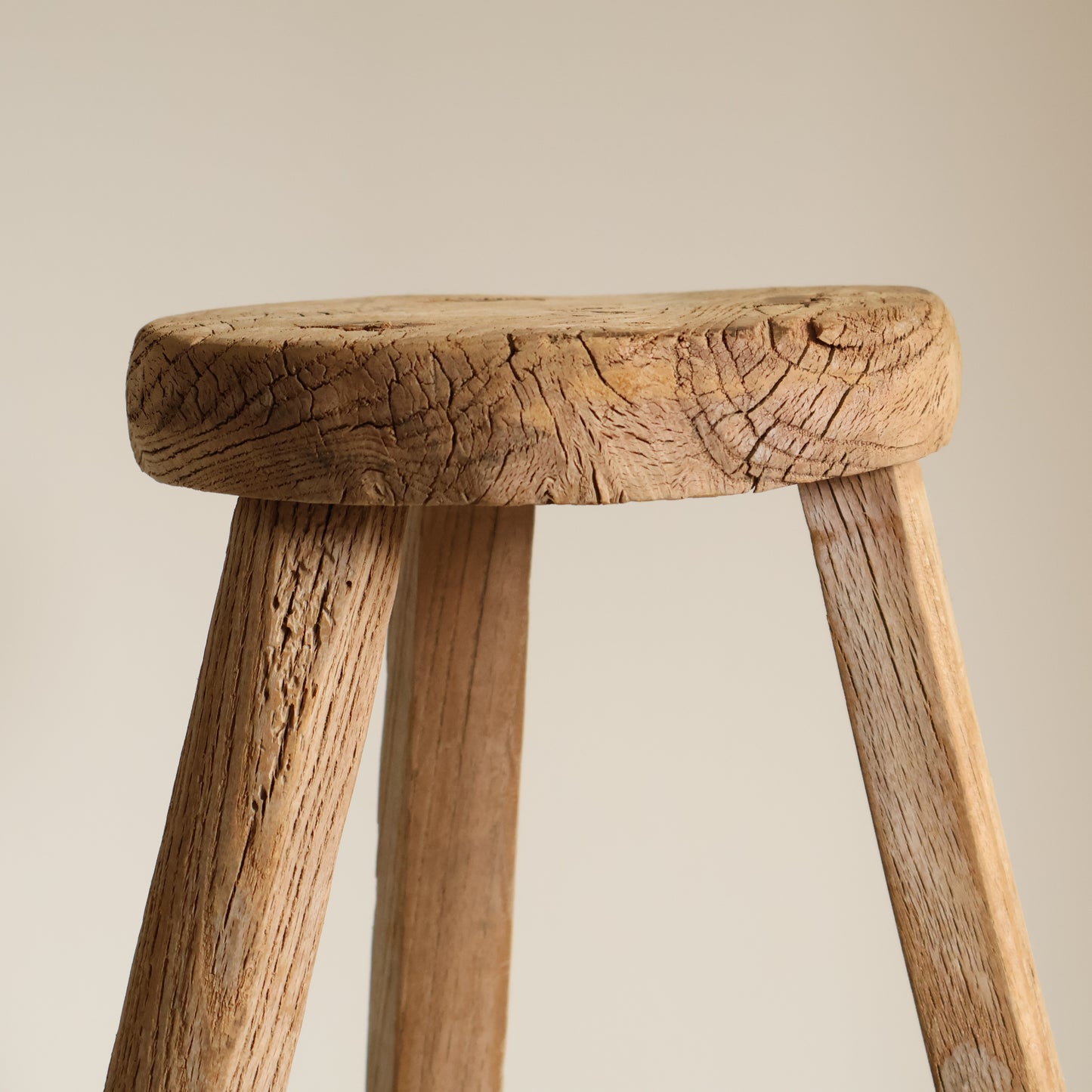 Tall round elm stool - Tyra