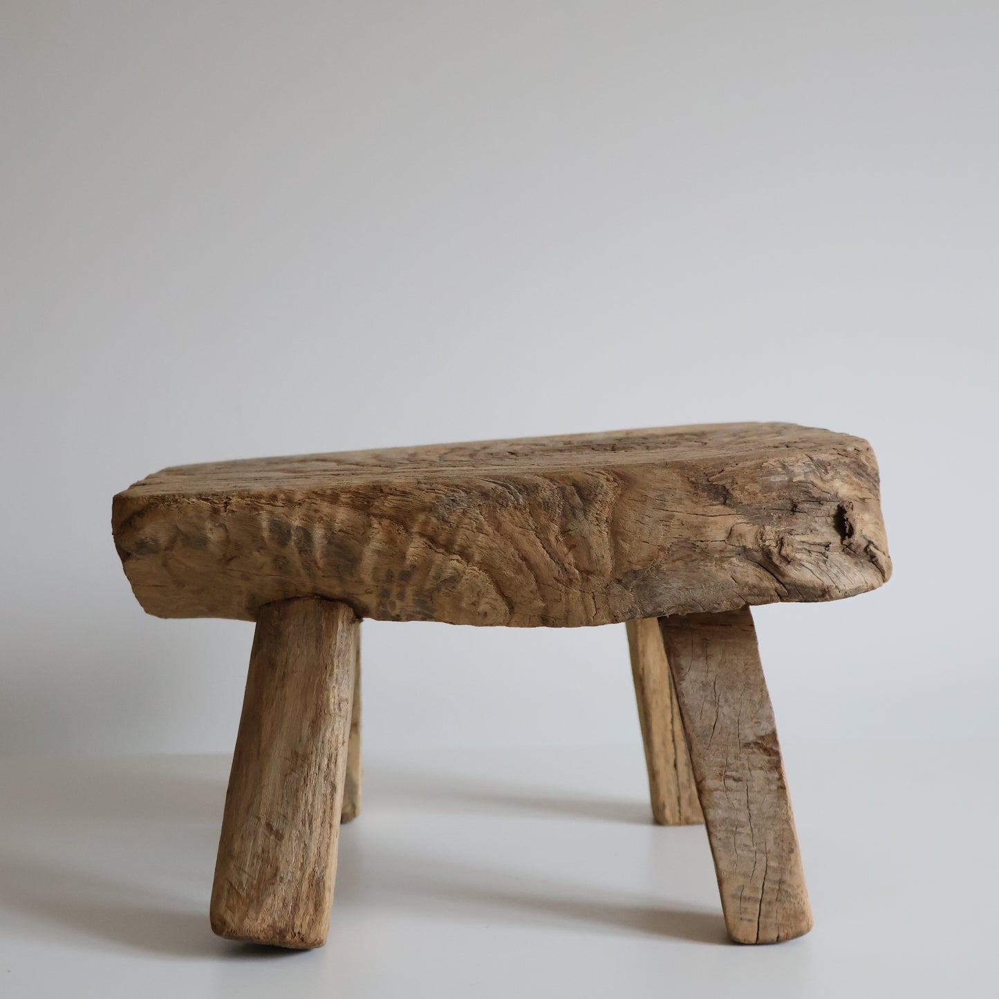 Rustic stool - Oli
