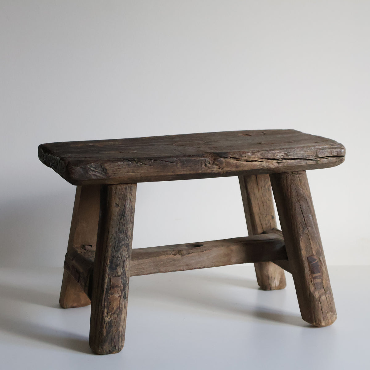 Elm stool - Winifred