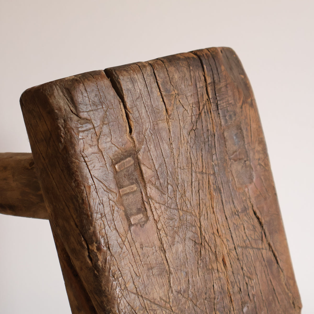 Elm stool - Beatrix