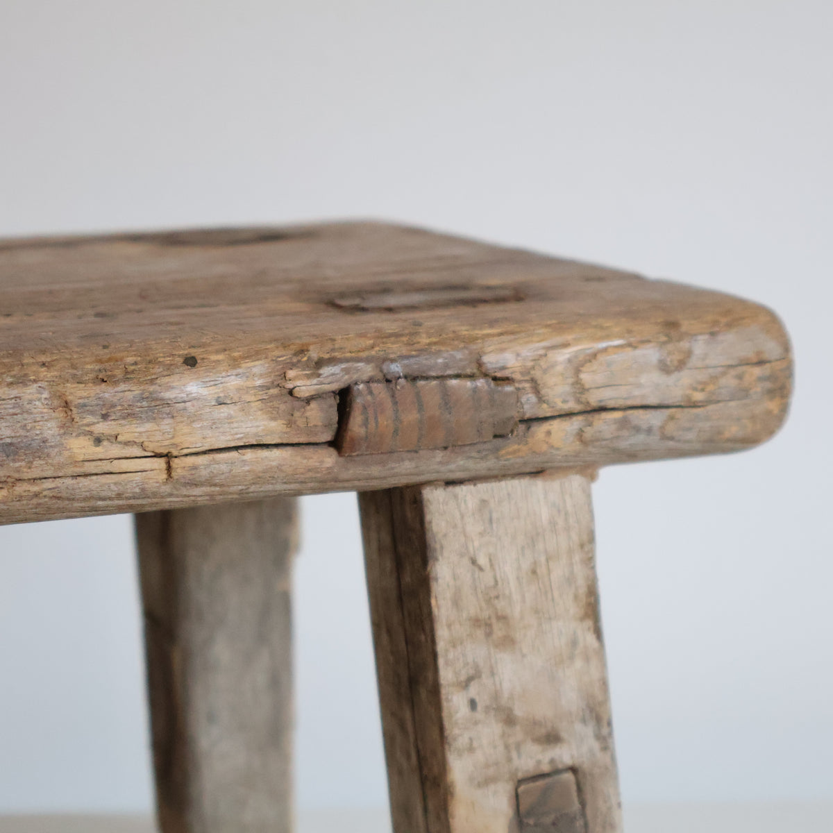 Elm stool - Ottilie