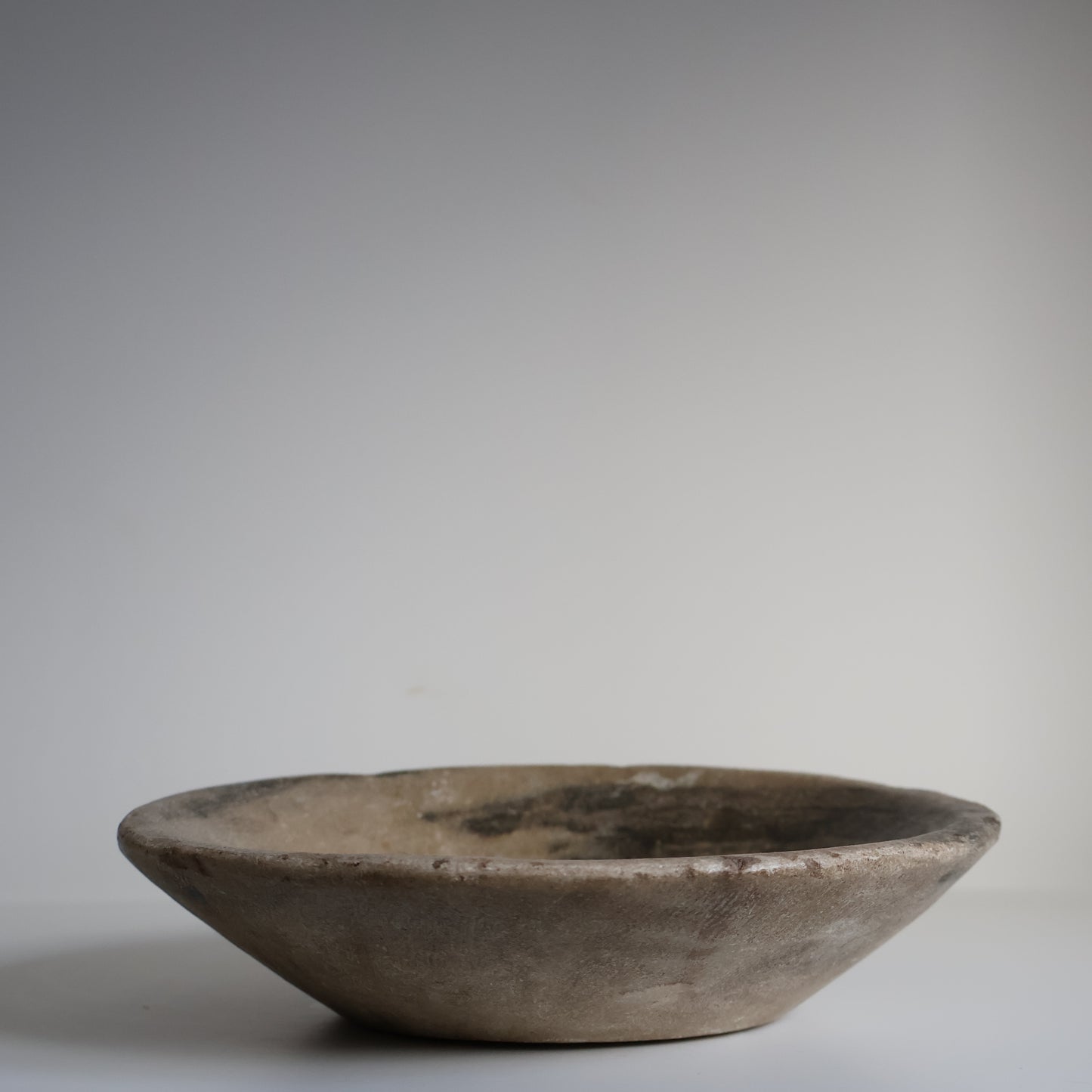 Aged marble bowl - Nila