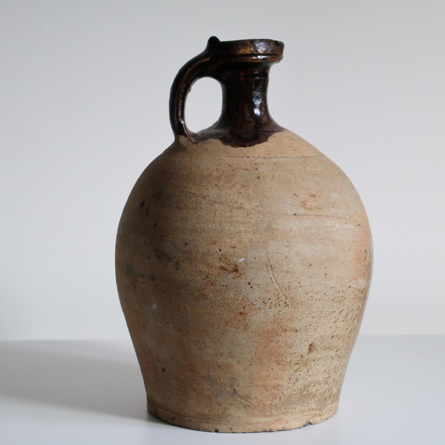 French jug - Walnut
