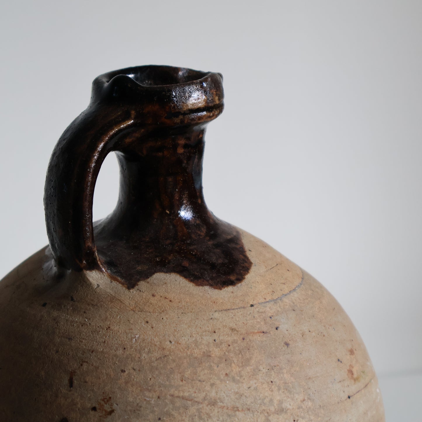 French jug - Walnut