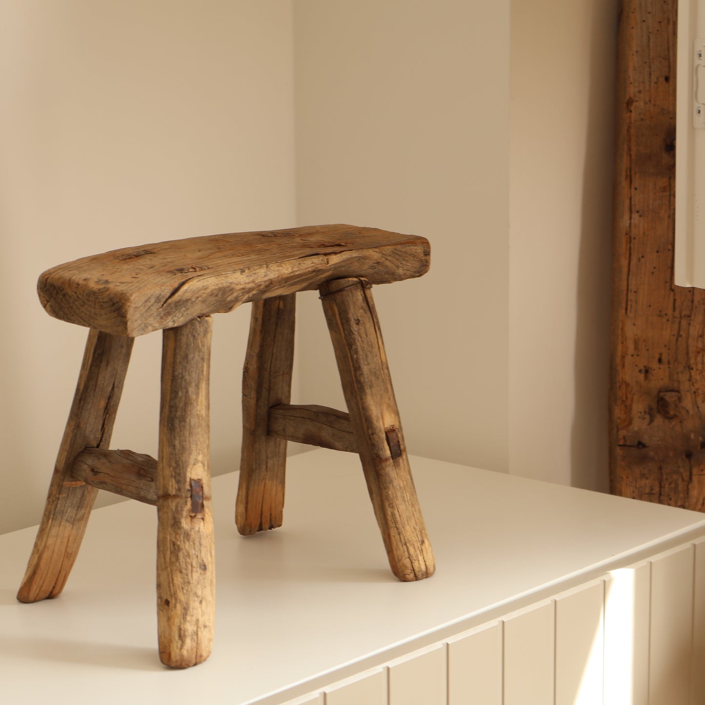 Small elm stool - Ruby