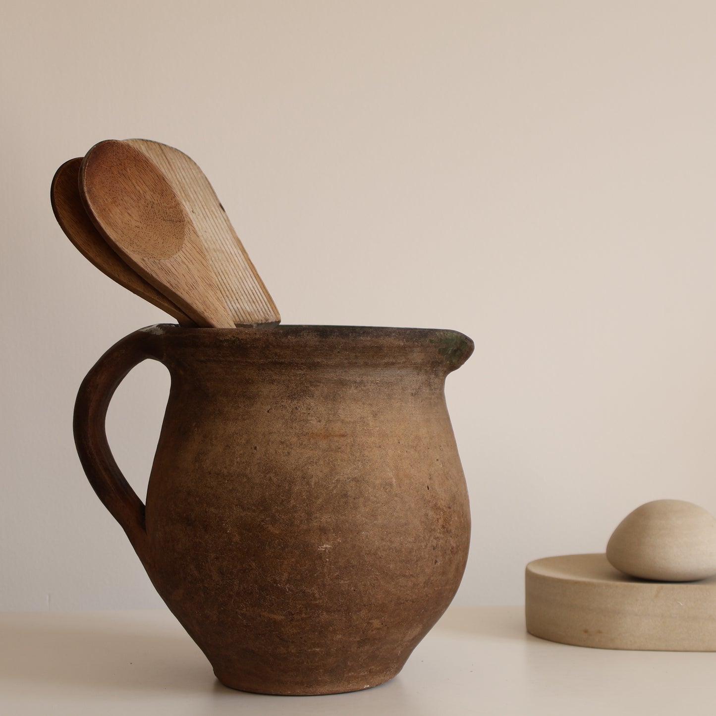 French jug - Bow