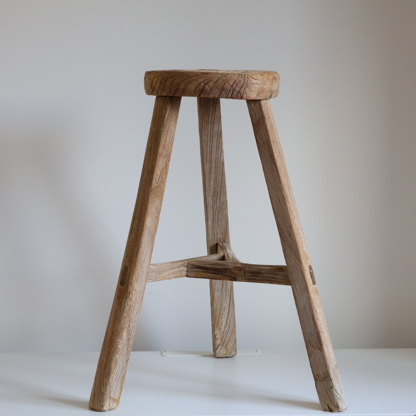 Tall round elm stool - Tyra