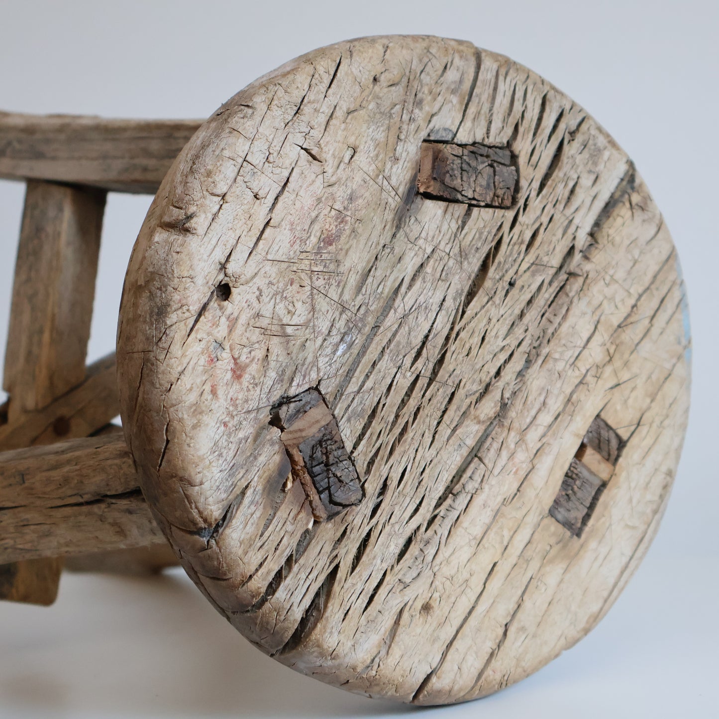 Tall round stool - Arthur