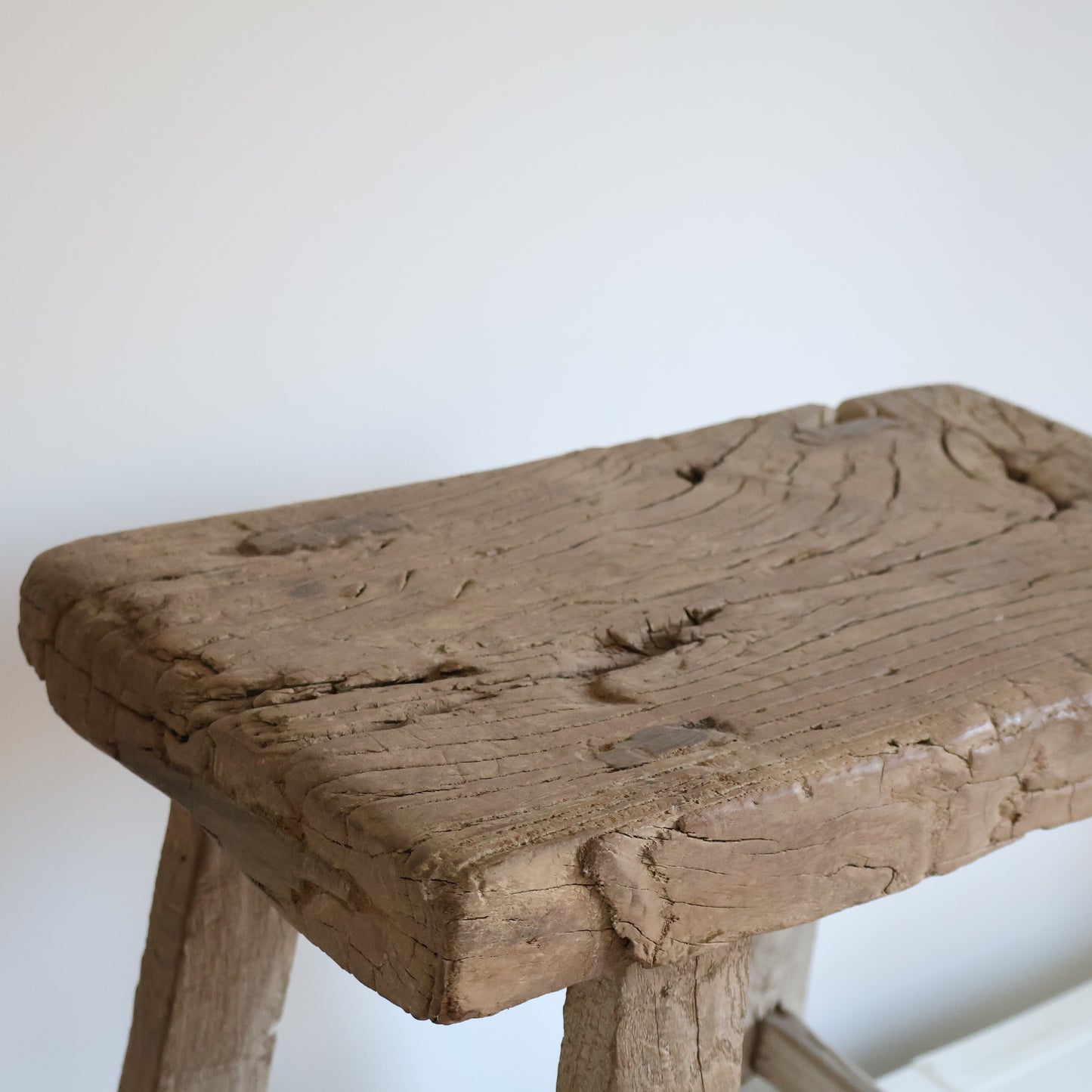 Tall elm stool - Jasper